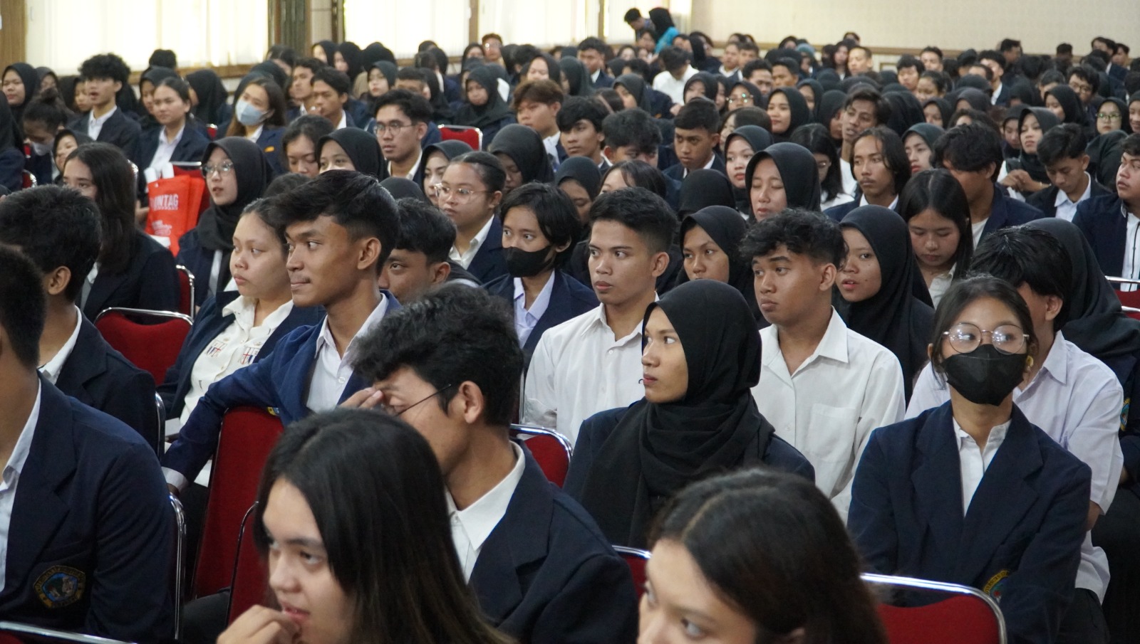 Ratusan Mahasiswa Peraih Beasiswa di UNTAG Ikuti Pendidikan Karakter