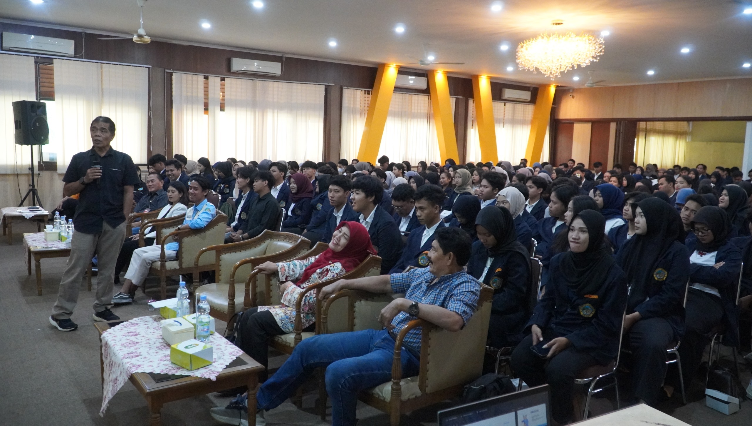 Ratusan Mahasiswa Penerima Beasiswa di Untag Mendapatkan Pendidikan Karakter