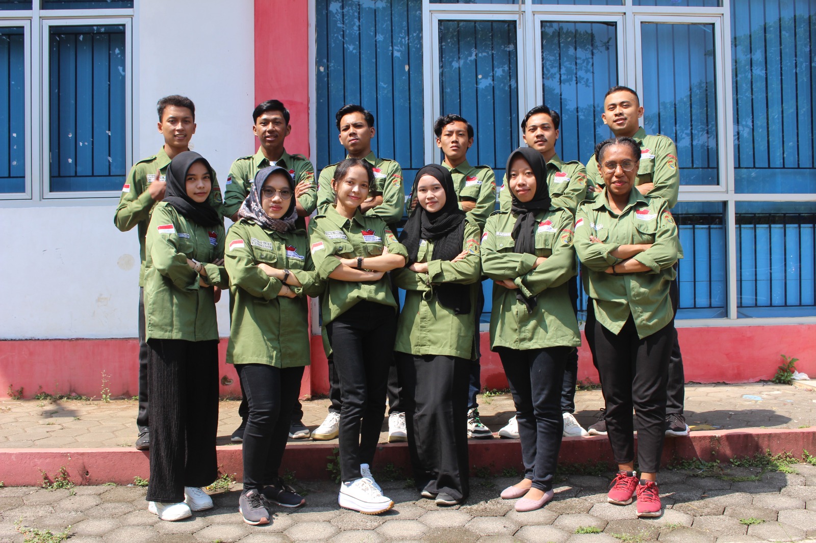 Salah satu tim organisasi kemahasiswaan di Untag Semarang, BEM Fakultas Teknik berfoto bersama merayakan lolos seleksi pendanaan PPK-Ormawa 2023
